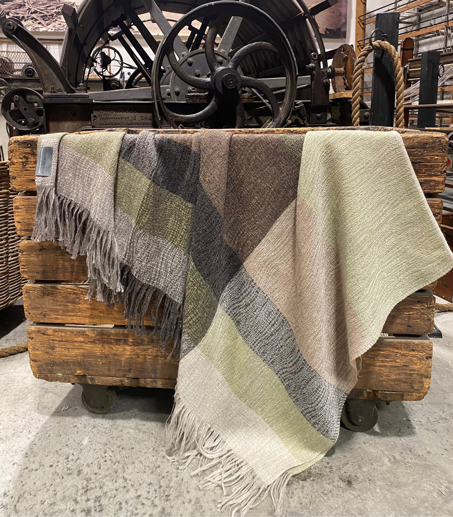 NZ  Classic WXG1-15 Throw/Wrap