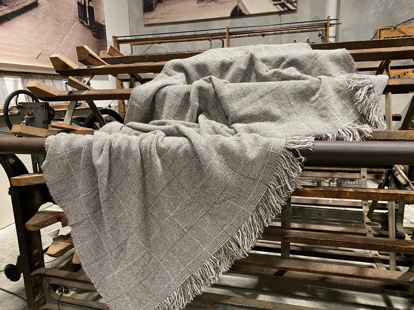 Brushed Wool Super Sized Q/K Blankets