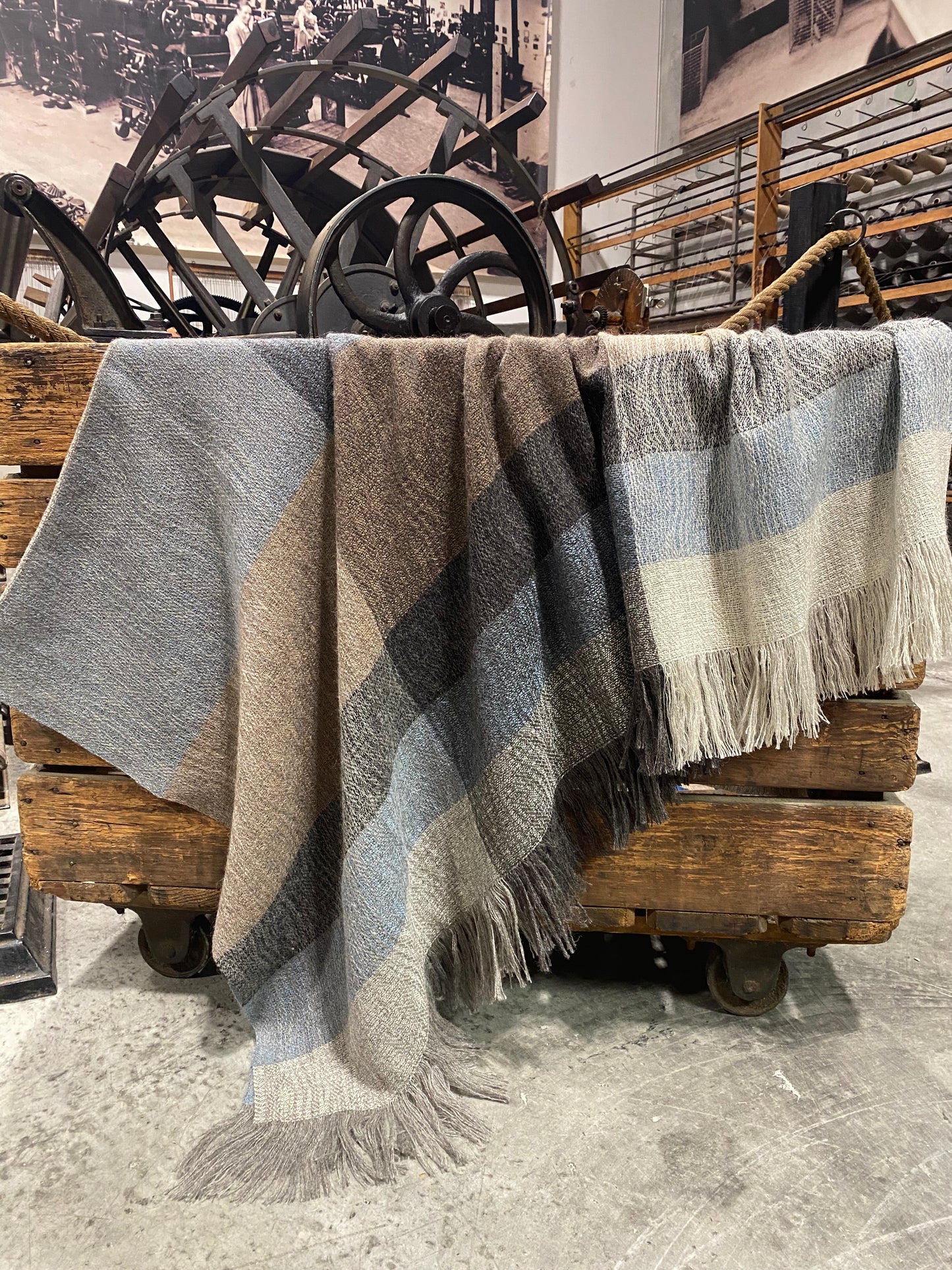 NZ  Classic WXG1-15 Throw/Wrap